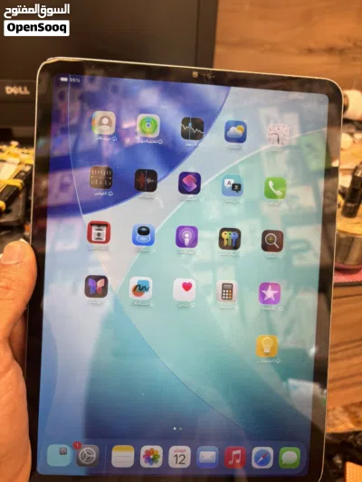 ايباد برو 2021 256قيقا m1 انضيف فيه شق في الشاشه بصيط مش مأتر علي شي 2