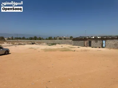 السلام عليكم يوجد قطعة ارض في الخمس سوق الخميس. وانت نازل من الكوبري تجي علي اليمين تبعد عن طريق 20 3