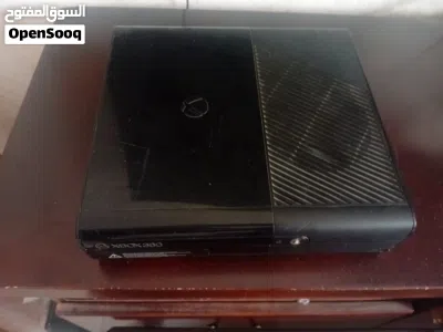 جهاز اكس بوكس 360 بحالة جيدة جدا فيه اكثر من 30 لعبة + يدتين يد اصلية مستعمله بحالة جيدة 4