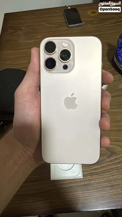 IPHONE 16 pro max 3
