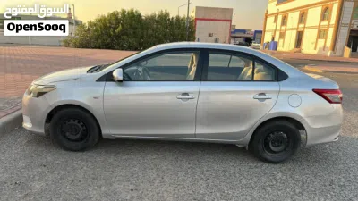 Toyota Yaris Basic 4