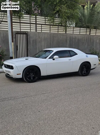 Dodge Challenger SXT 4