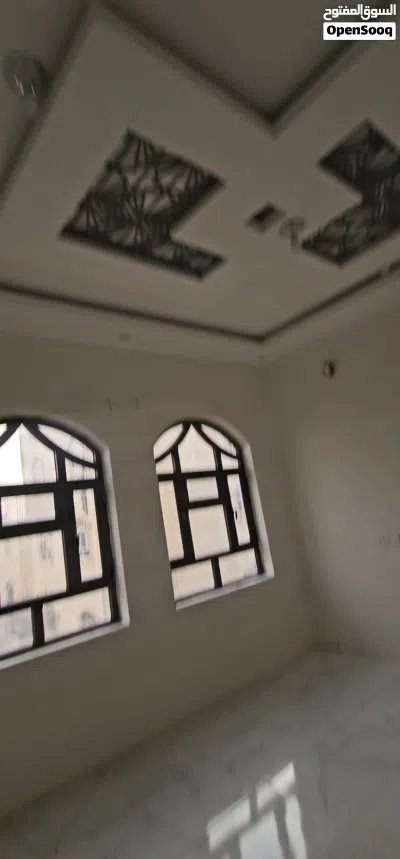 شقه سكنيه جديده لوكس 3 غرف وحمامين ومطبخ وصالة جلوس دور ثالث حي شملان شارع الثلاثين السعر 70 الف 4