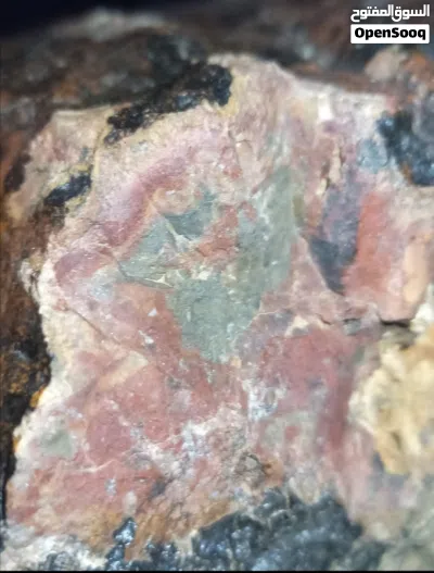 multicolored jasper..حجر خام متعدد الألوان 4