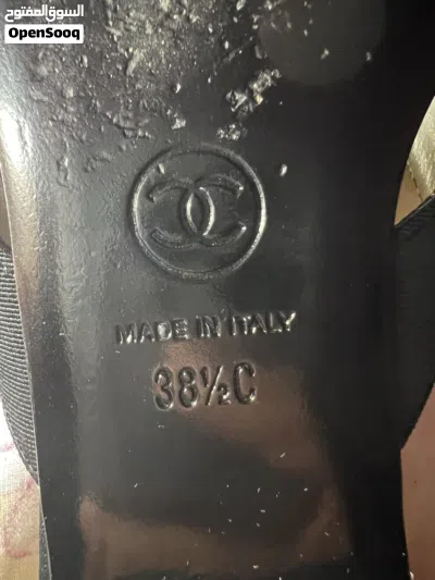 صندل شانيل كاميليا ساتان أسود أصلي مع العلبة - مقاس 38.5 Original Chanel Sandal 2