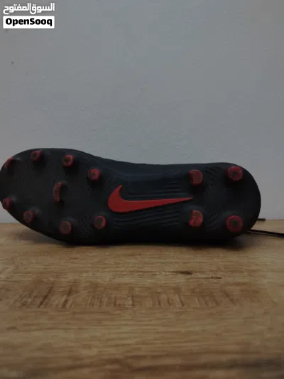 Nike Tiempo Size 40 2