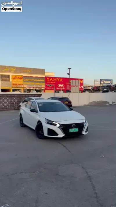 Nissan Altima S 4