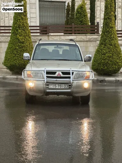 Mitsubishi Pajero GLS 3