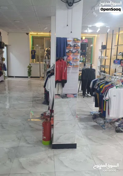 طابق تجاري موقع حيوي ومميز للايجار والبيع 2