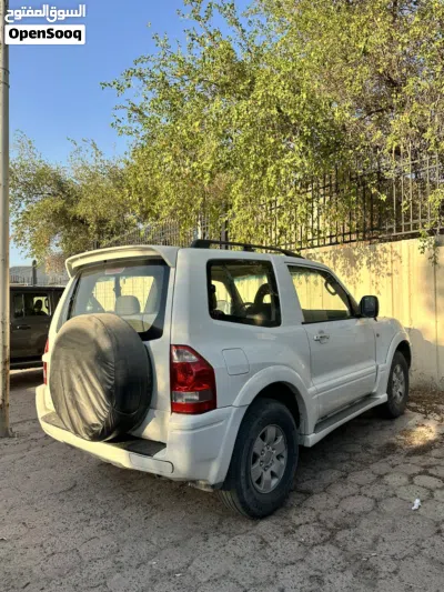 Mitsubishi Pajero GLS 2