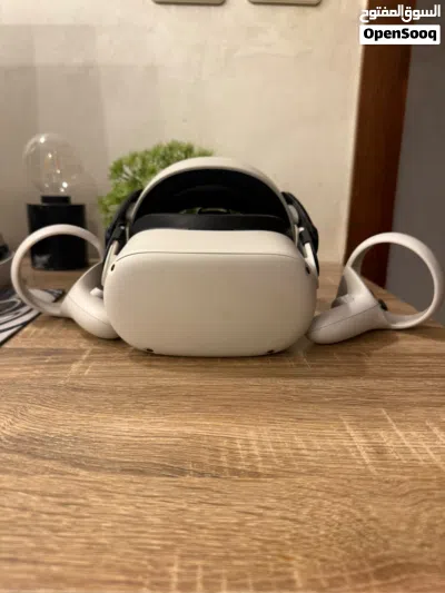 For Sale Oculus meta quest 2 with custom head 3