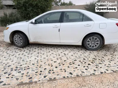 Toyota Camry LE 4