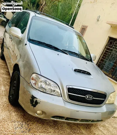 Kia Carnival EX 3