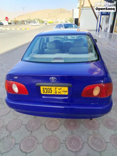 Toyota Corolla LE 2