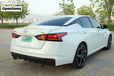 Nissan Altima SR 4