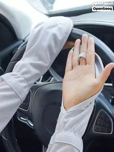 معاصم واقيه من اشعة الشمس على ذراع اليد مع ظاهر الكف يحمي الايدي اثناء قيادة السياره باوقات سطوع 4