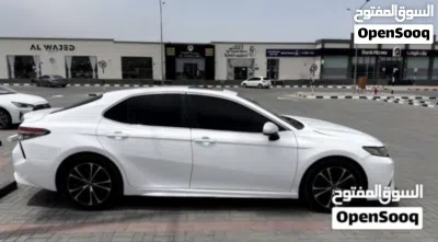 Toyota Camry SE 2