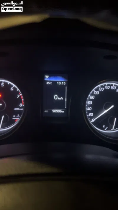 Toyota Camry GLE 4