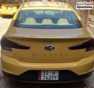 Hyundai Elantra SEL 3