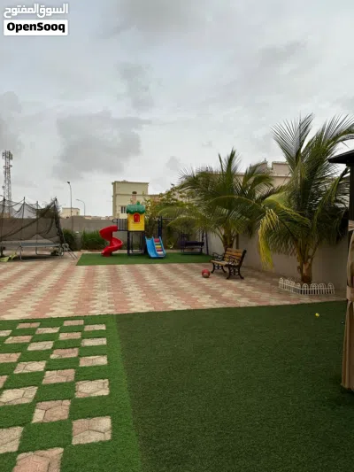 فله vip طابقين في صحنوت بقرب السعادة يفصل شارع عن السعادة حديقه خارجيه وأستراحة جلوس مع ألعاب أطفال 2