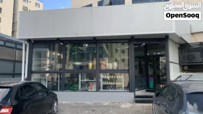 معرض تجاري 3 ابواب عالشارع الرئيسي للبيع بالخلو 2