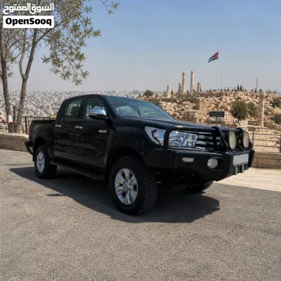Toyota Hilux GLX 2