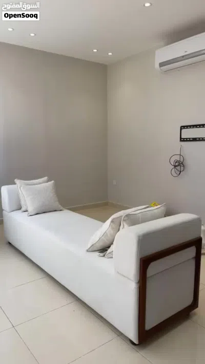 كنبات بحاله ممتازه للبيع في العين 2