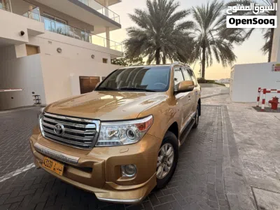 Toyota Land Cruiser VXR 2