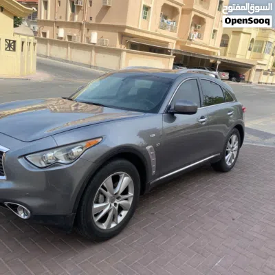Infiniti QX70 Excellence 2