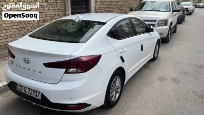 Hyundai Elantra SEL 2