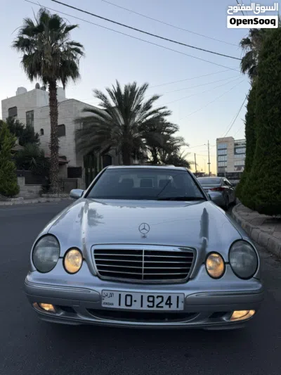 Mercedes Benz E-Class E 200 3