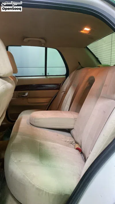 Ford Crown Victoria LX 4
