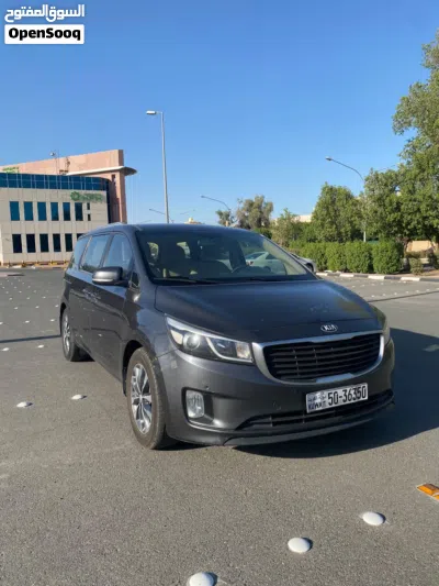 Kia Carnival Standard 4