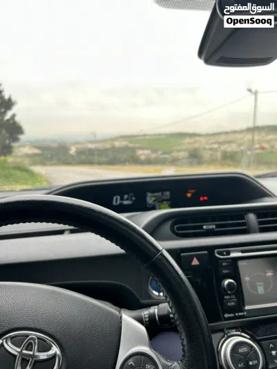 تويوتا بريوس Prius C 3