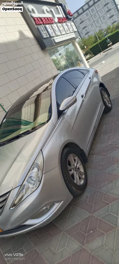 Hyundai Sonata Limited 4