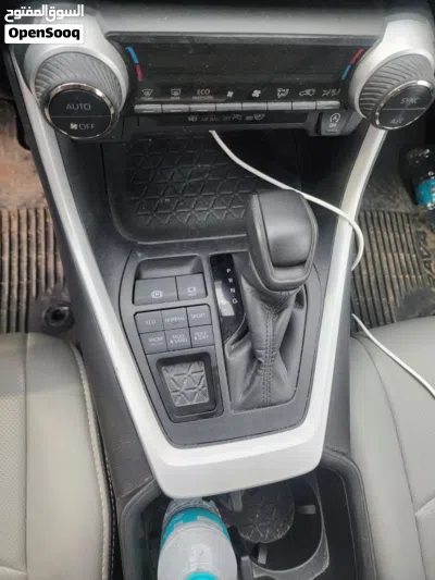 Toyota RAV 4 XLE 4