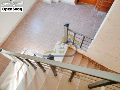 شقة طابق اول حديثة في منطقة الجزائر للايجار 4