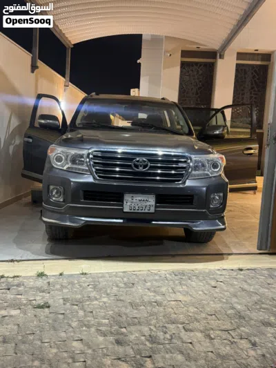 Toyota Land Cruiser GXR 3