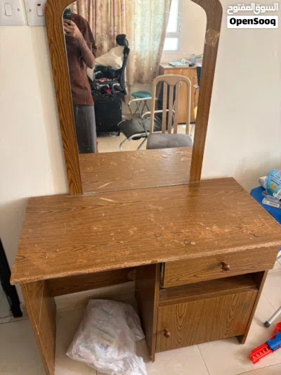 Dressing table with mirror 2