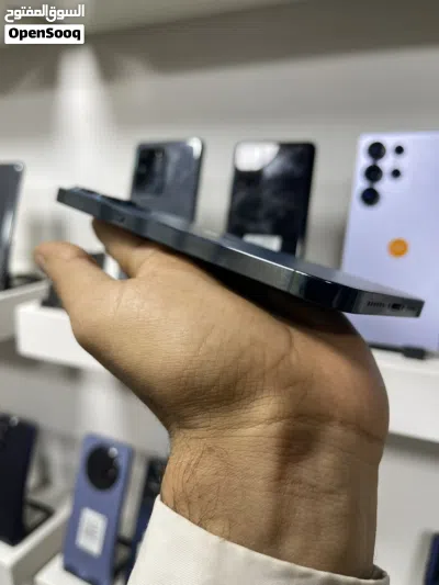 ايفون 12برو ماكس 256G رسمي ولا مغير قطعه نضيييييييف مضمون فقط 310$ او يمني 165000 4
