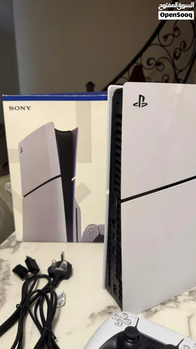 للبيع PlayStation 5 slim نظيف جداً / الوصف مهم 4