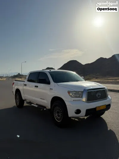 Toyota Tundra SR5 4