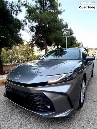 Toyota Camry E Plus HEV 4