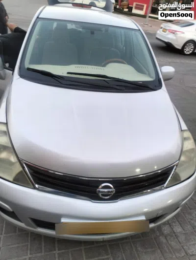 Nissan Tiida 4