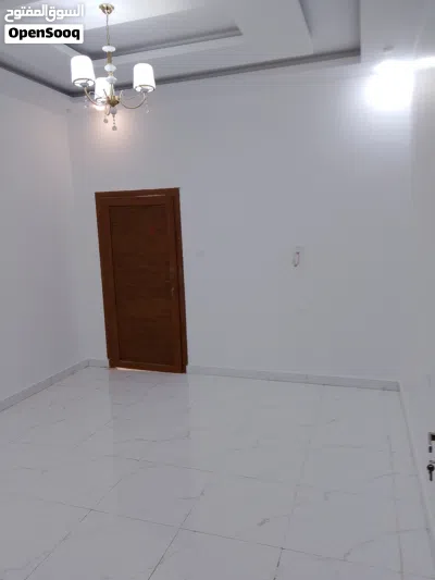 موجود شقه ايجار في الكريميه تشطيب حديت بالقرب من شارع السامبا 4