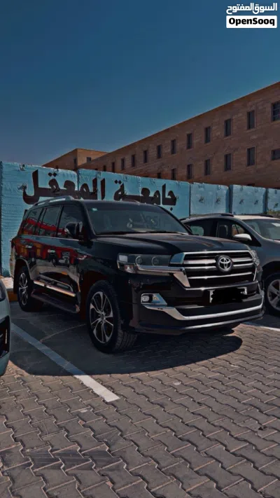 Toyota Land Cruiser GXR 2