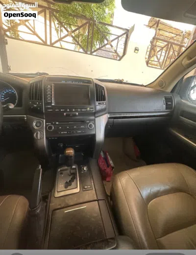 Toyota Land Cruiser VXR 3