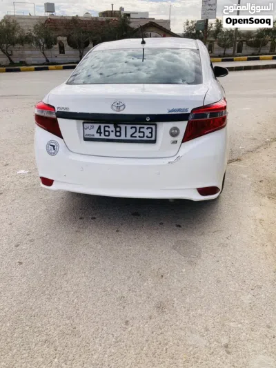 Toyota Yaris SE 4