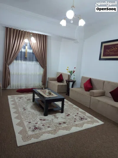 فرصة شقة للبيع الدور الأول عالرئيسي جنبها مدرسة وجامع ومحلات ويوجد بها دخل شهري 500د ونت كونك 2
