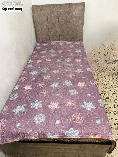 سرير عدد 2 بحالة ممتازة 2